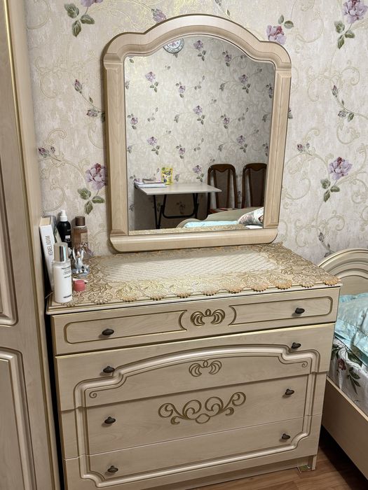 Спальный гарнитур