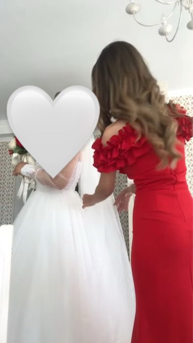 Красное вечернее платье