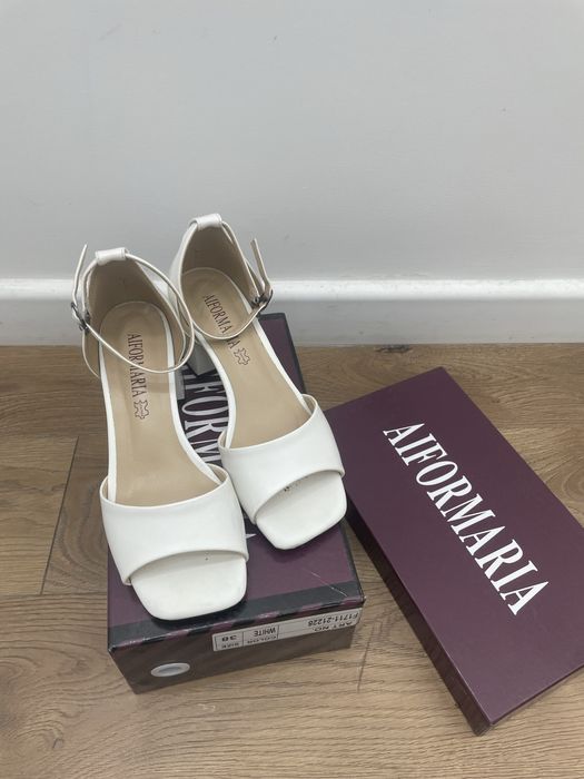 Продаю туфли босоножки в отличном состоянии!