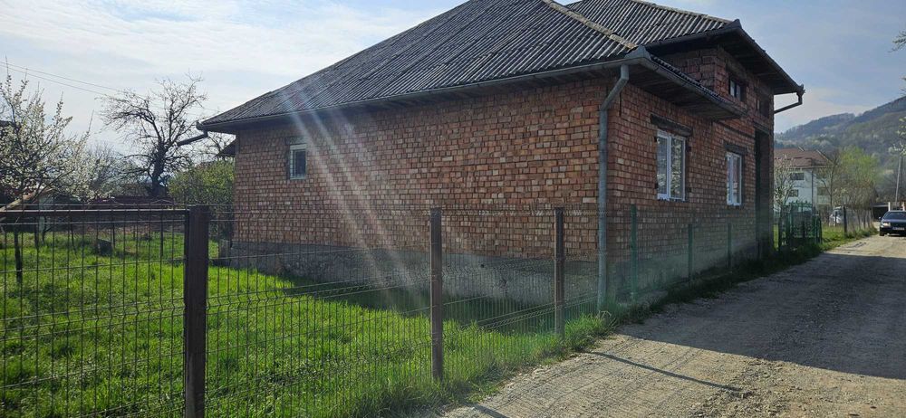 Casa de vanzare complet utilata