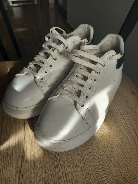 Vind adidasi McQueen