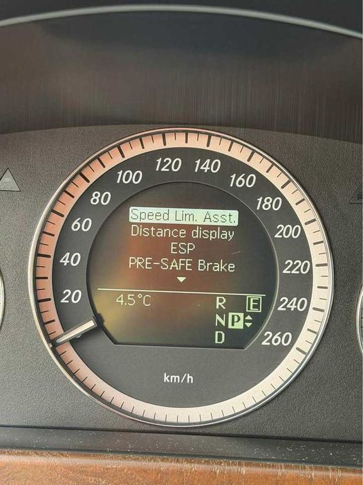 Mercedes E300 blue efficency