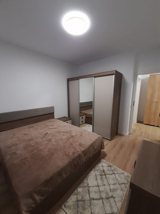 Închiriez apartament cu 2 camere Prima Universitatii
