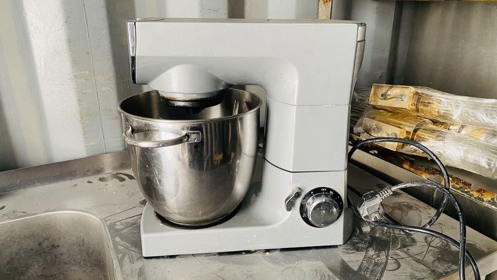 Продам планетарный миксер.