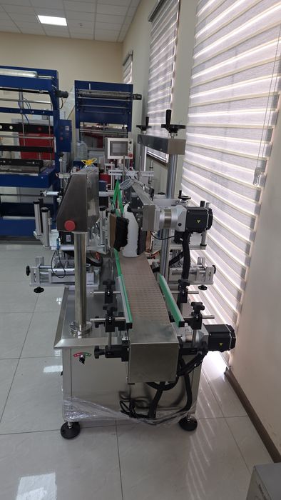 Этикетка клейущая машина Самаклейка. Двусторонний.