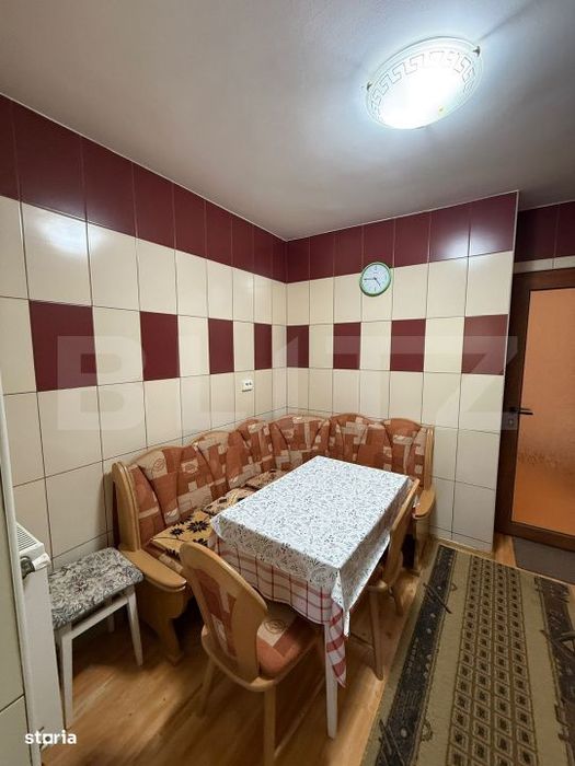 Apartament 3 camere, decomandat, etaj 2/4, 64.70 mp, zona Piata Centra