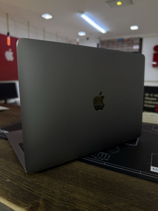MacBook Air 2019 года