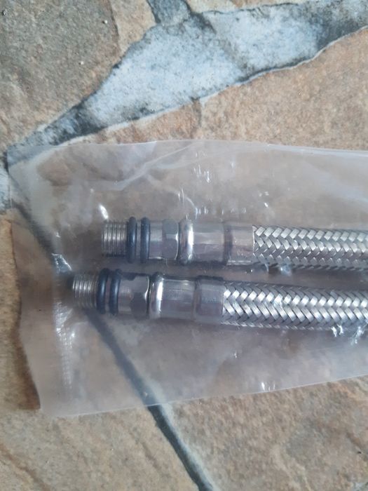 Маркучи за стоящ смесител