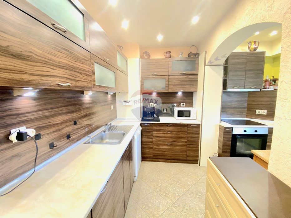 Продава се Тристаен апартамент в Варна, Възраждане 2 - 86 кв.м за 1861 €/кв.м - Снимка #6