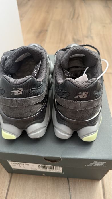 New Balance 9060