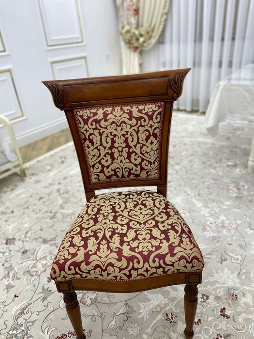 Стол и стул  мебели