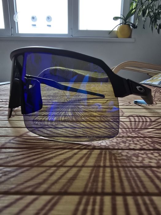 Слънчеви очила Oakley Sutro