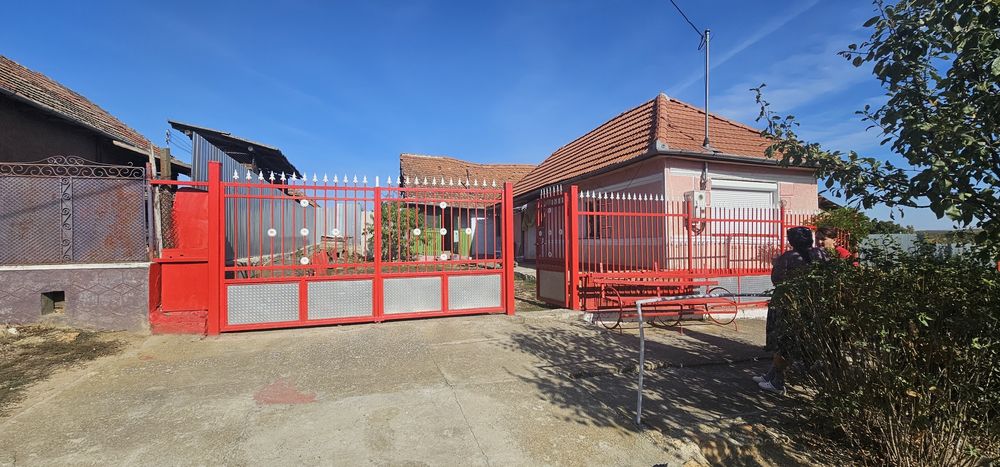 Vând urgent casă în localitatea Drauț