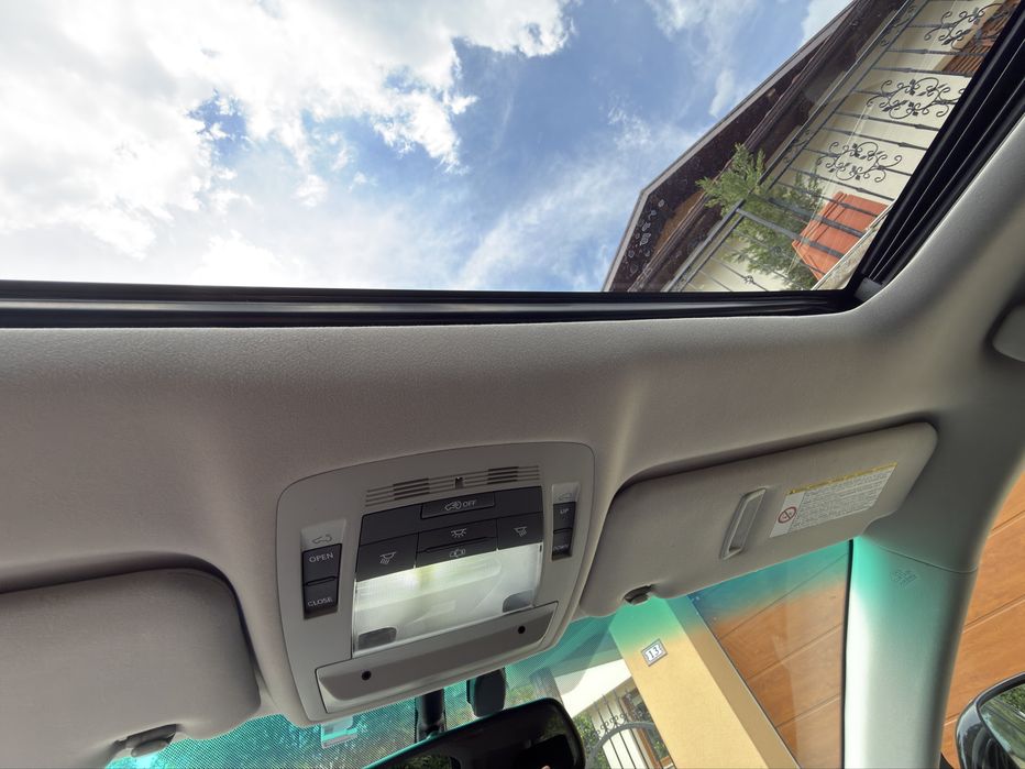 Lexus RX 450h 2011г 196500км