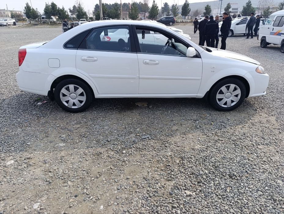 Gentra sotiladi lasettidan qilingan