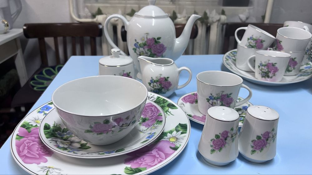Сервиз чайно-столовый.