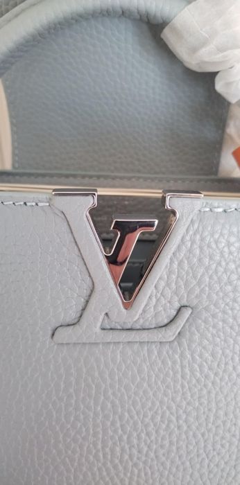 Светло синя baby blue Louis V