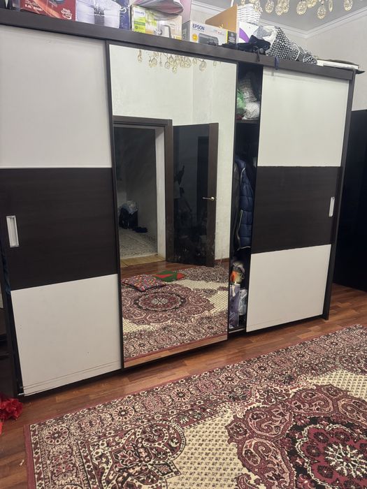Продам б/у шкаф-купе 3х дверный