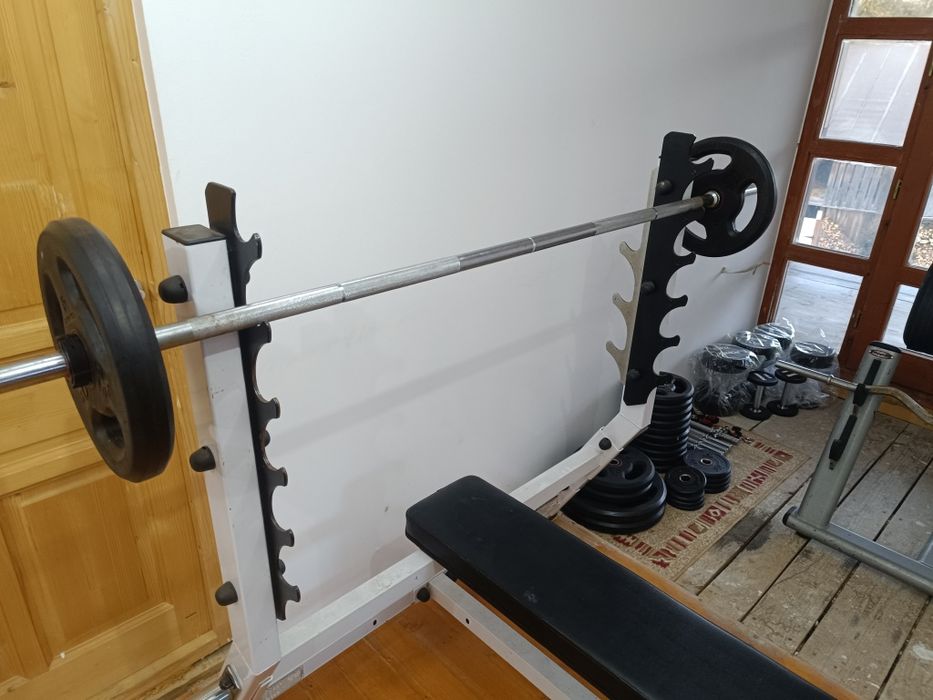 Bănci discuri gantere bări