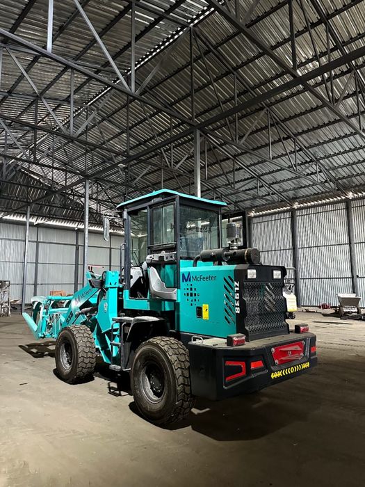 Фронтальный погрузчик McFeeter ZL938 новый