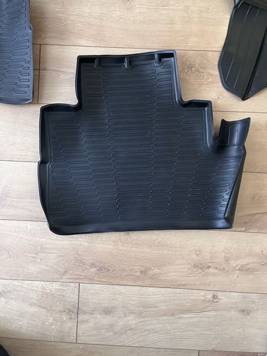 Резиновые поликик на Jetour