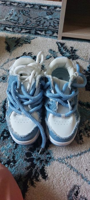 Vând adidași italia