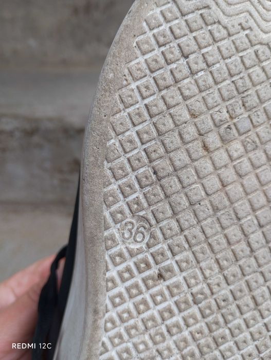 Обувки почти нови 36номер.