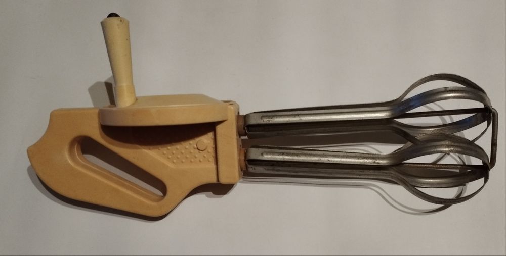 Миксер ручной (механический)