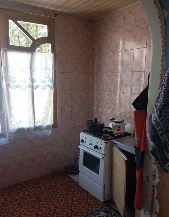 Код 852  Продается 4/3/5 ком квартиру куйлюк массив 6