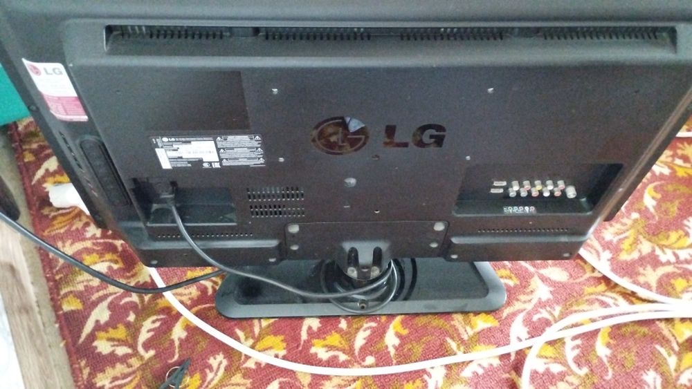Телевизор LG  требуется небольшой ремонт