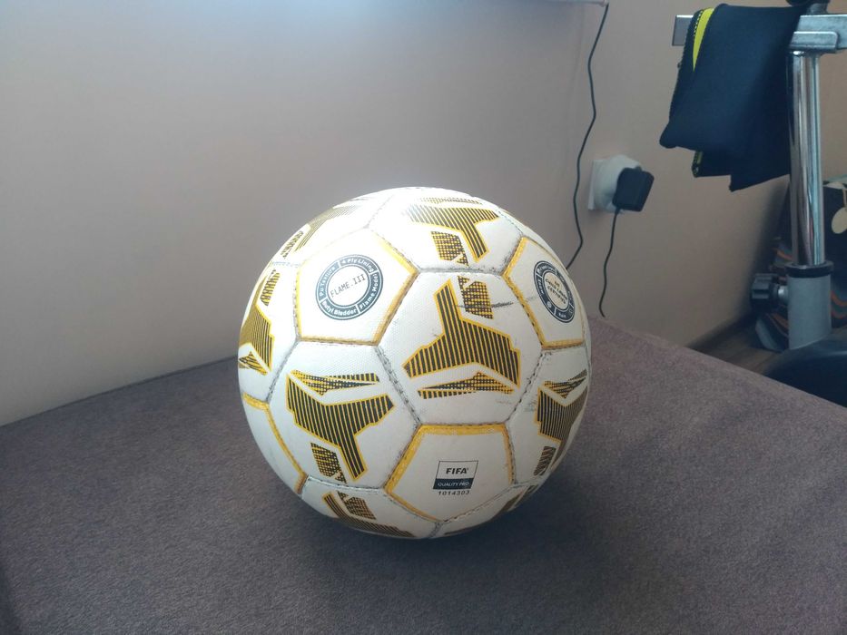 Футболна топка Joma Flame lll FIFA QUALITY PRO