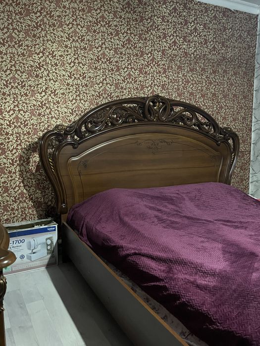 Продается спальный гарнитур