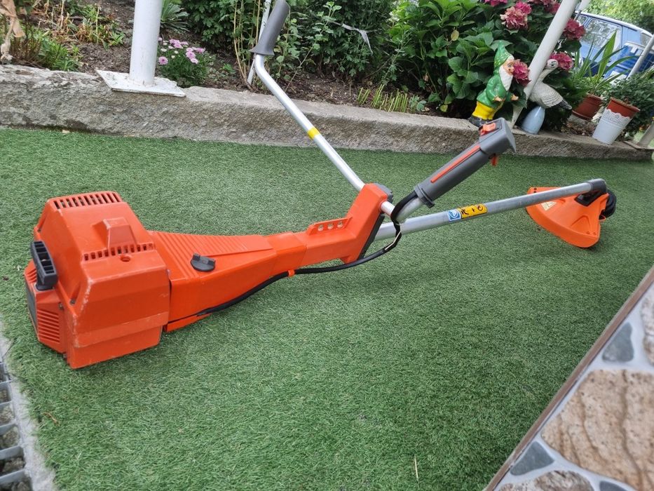 Motocoasa  Profesionala Husqvarna 240R, 40cc, 2.4 cai putere, benzină, similara stihl
