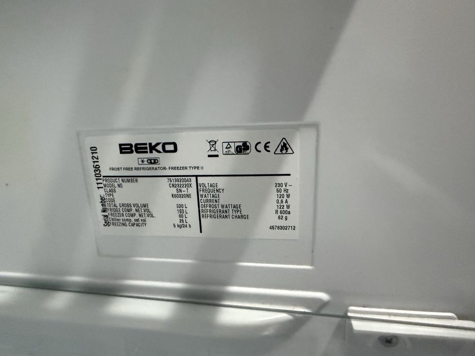 Хладилник с фризер Beko