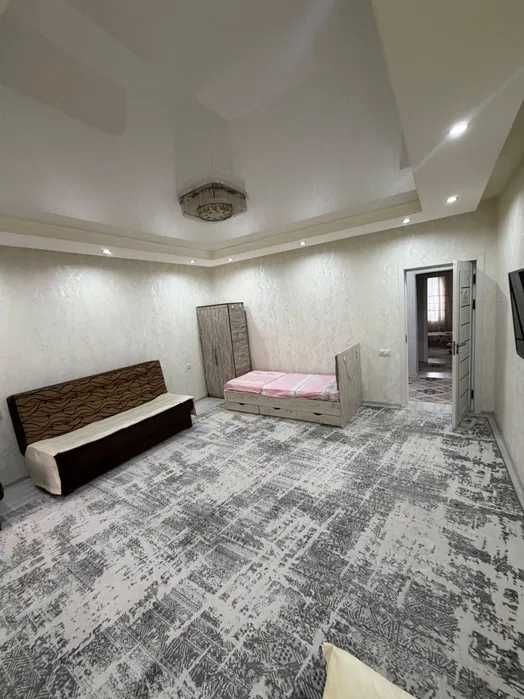 Сдаётся кв Ул Себзор Метро Гафур Гулямов 3-ком/5/9 ро-н Алмазарский