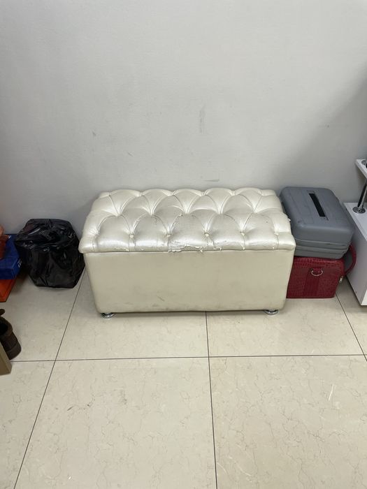 Пуфик для сиденья, зона ожидания