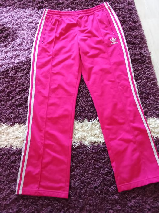 Pantaloni damă originali Adidas ca noi.