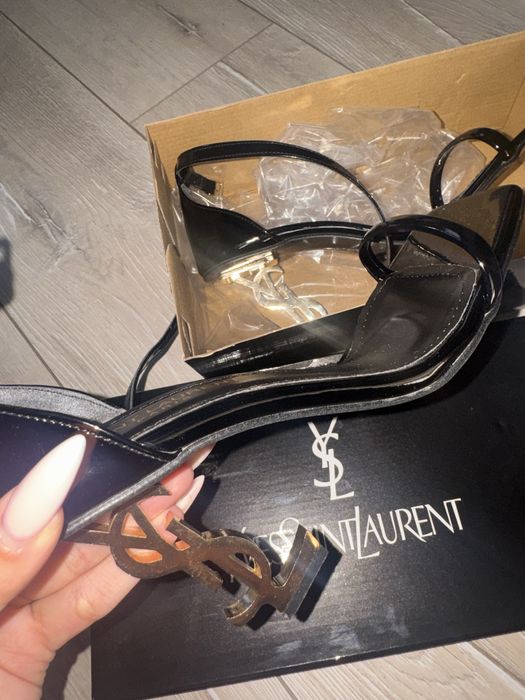 Ysl-токчета чисто нови никога не са носени