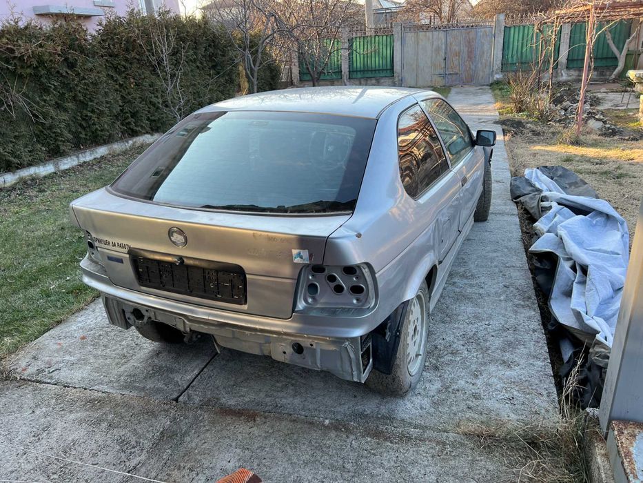 БМВ е36 купе и компакт части донор