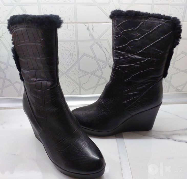 Продаются   женские сапоги из натуральной кожи