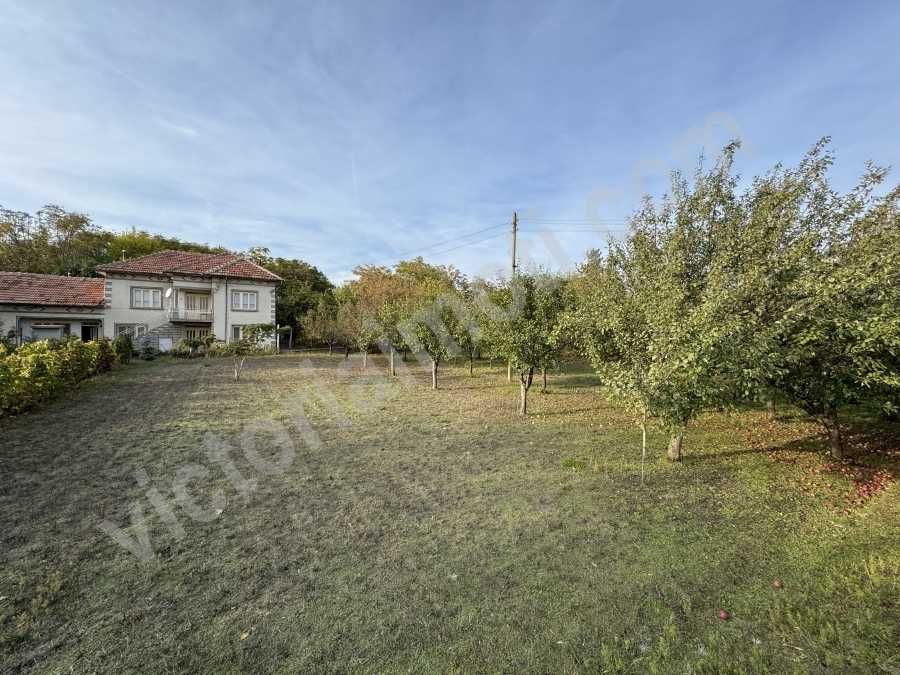 Продава се Къща в Велико Търново, Център - 200 кв.м за 263 €/кв.м - Снимка #1