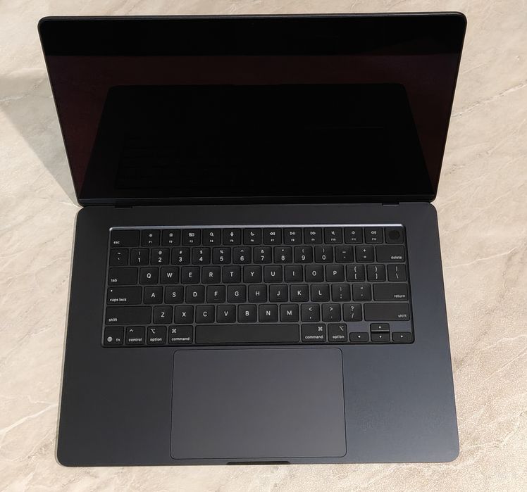 MacBook Air 15 M4 16/1TB 7 циклов