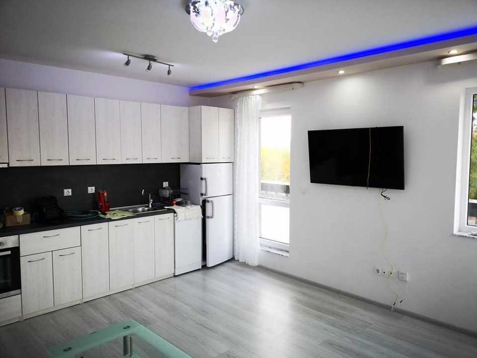 Дава се под наем Тристаен апартамент в Пловдив, Христо Смирненски - 97 кв.м за 448.8 € - Снимка #1