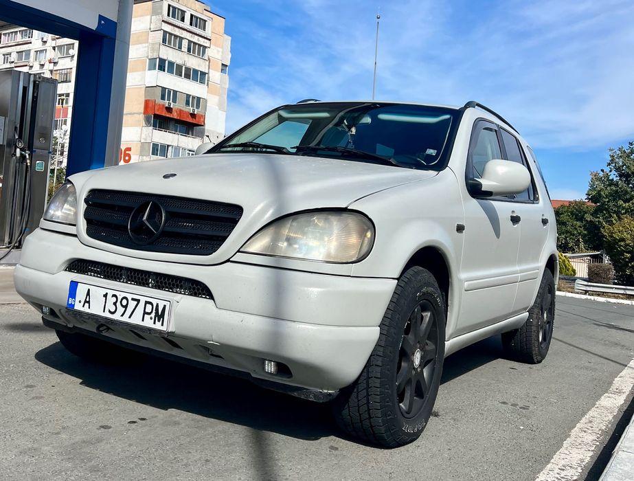 Продавам Mercedes-Benz Ml270