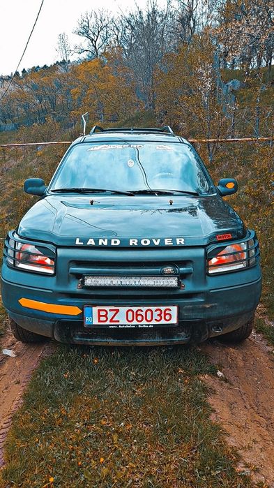 Vând land rover freelander 1td4 pentru piese.  De preferat intreg