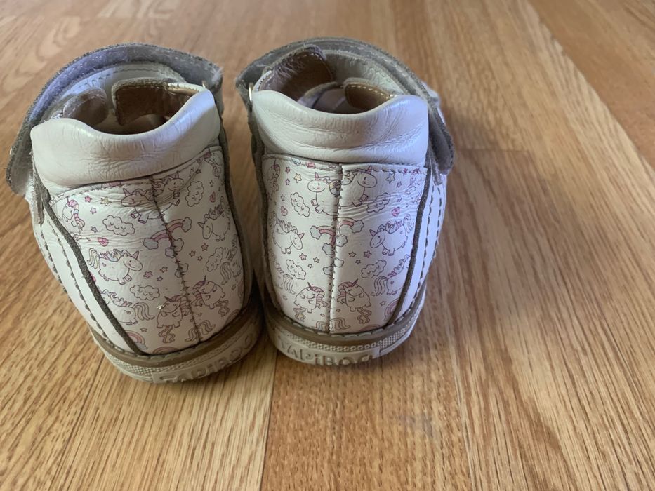 Кожаные босоножки Tapiboo