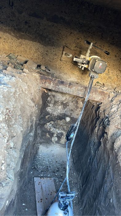 Gaură hota centrala aerisire carotare 150lei