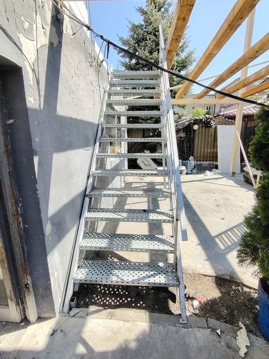 scarii metalice zincate exterioare și pentru incendii , platforme, pod