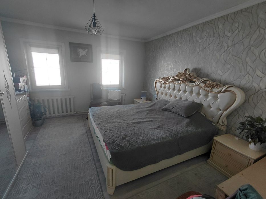 Продам дом в центре Пришахтинска