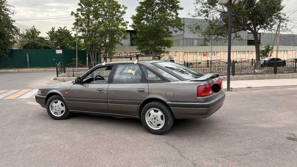 Мазда 1990года 2L